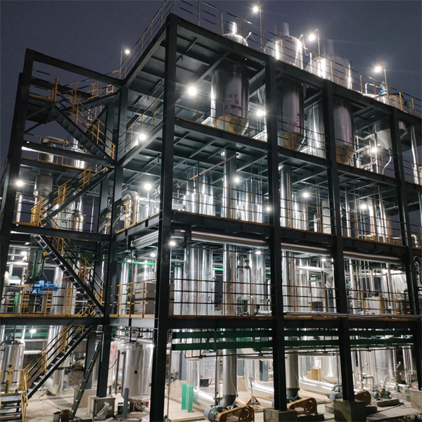 陜西某焦化濃鹽水提鹽項目蒸發(fā)器設(shè)備安裝現(xiàn)場